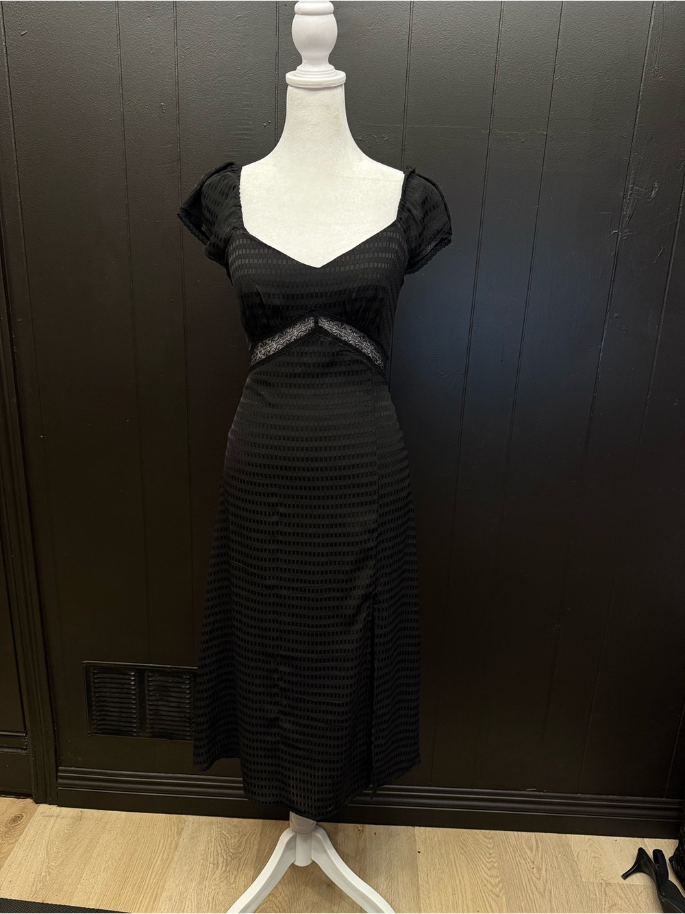RIHOAS Black Short-Sleeve Midi Dress with Lace Waist Accent